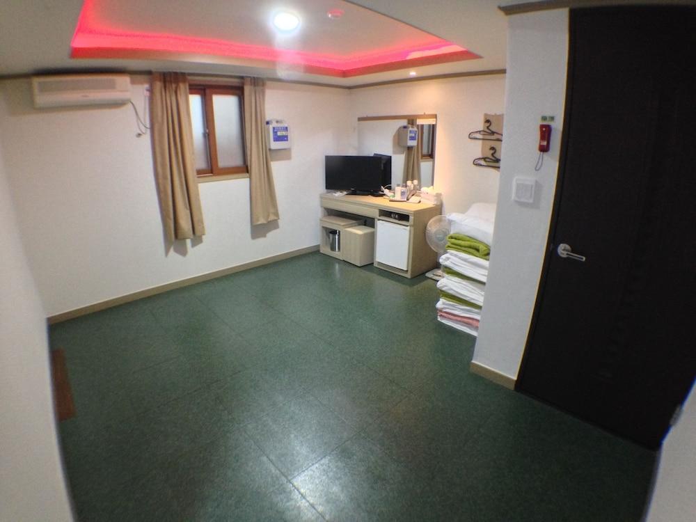 Suanbo Saipan Hot Spring Hotel Chungju Dış mekan fotoğraf