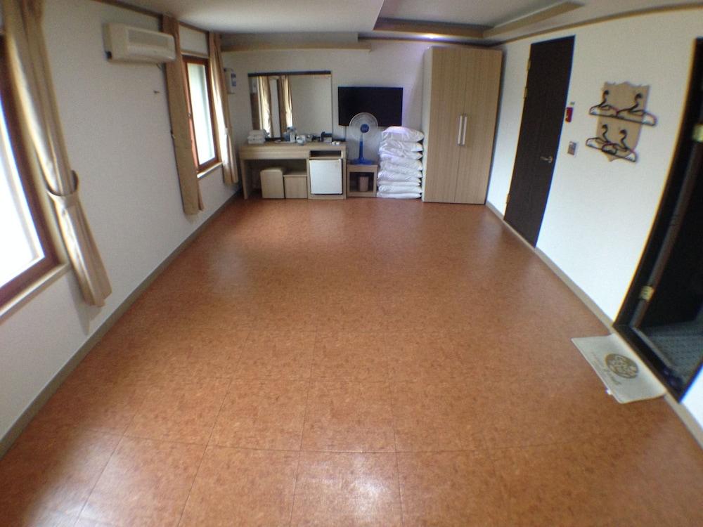 Suanbo Saipan Hot Spring Hotel Chungju Dış mekan fotoğraf