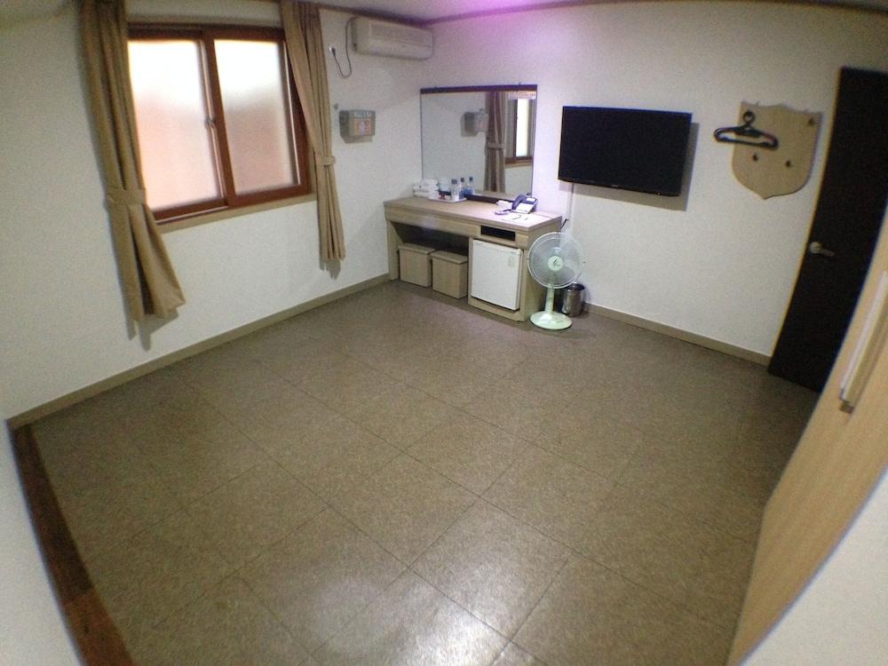 Suanbo Saipan Hot Spring Hotel Chungju Dış mekan fotoğraf