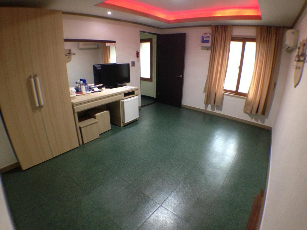 Suanbo Saipan Hot Spring Hotel Chungju Oda fotoğraf
